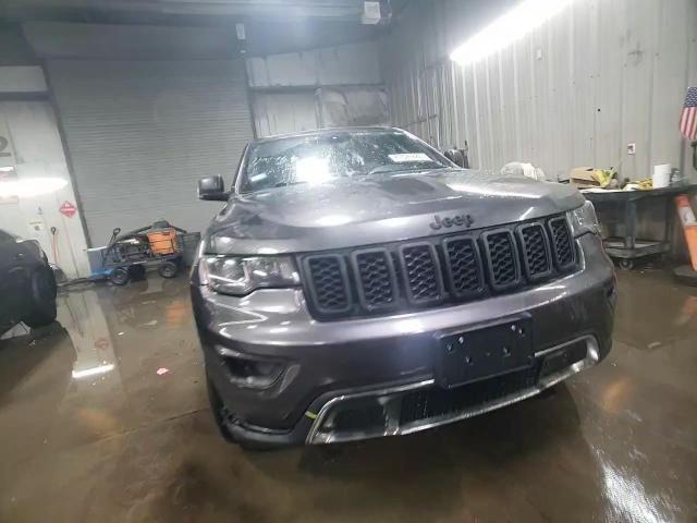 2017 Jeep Grand Cherokee - Image 13