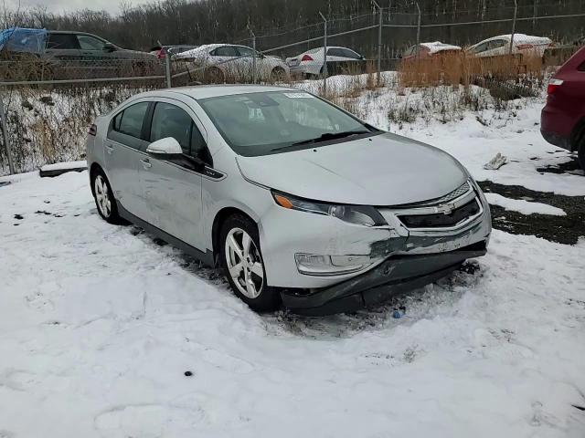 2015 Chevrolet Volt - Image 10