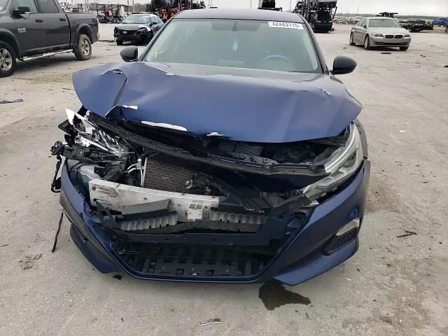 2019 Nissan Altima - Image 10
