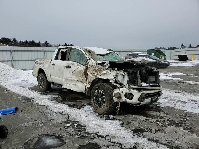 2019 Nissan Titan - Image 11