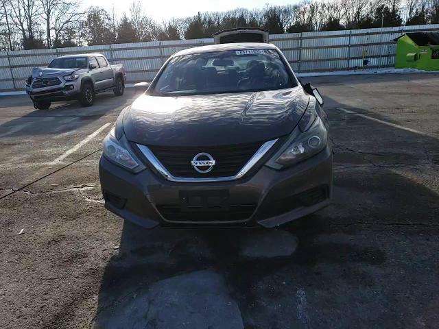 2016 Nissan Altima - Image 11