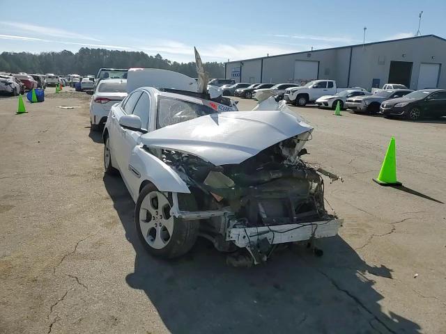 2017 Jaguar XE - Image 10