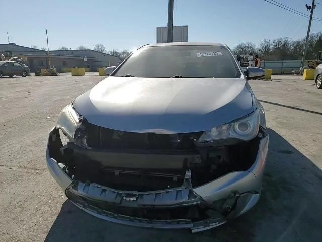 2016 Toyota Camry - Image 11
