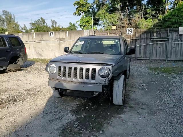 2017 Jeep Liberty (Patriot) - Image 12