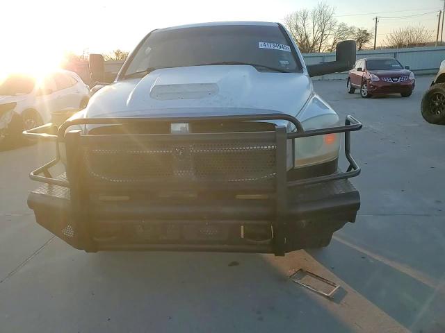 2006 Dodge RAM - Image 11