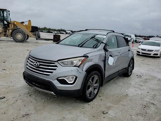 2016 Hyundai Santa Fe - Image 11