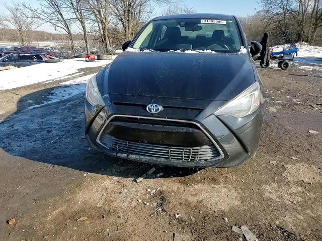 2018 Toyota Yaris - Image 11