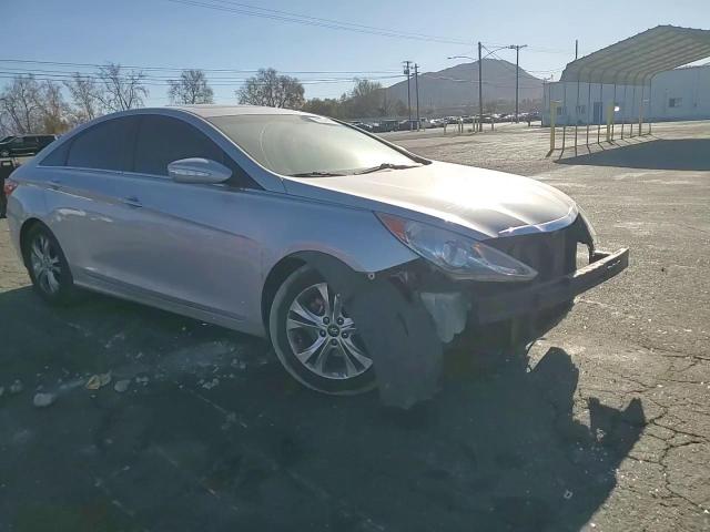 2011 Hyundai Sonata - Image 11