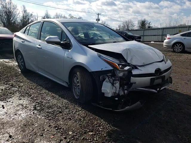 2019 Toyota Prius - Image 12