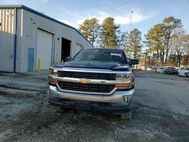 2018 Chevrolet Silverado - Image 13
