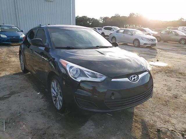 2016 Hyundai Veloster - Image 14
