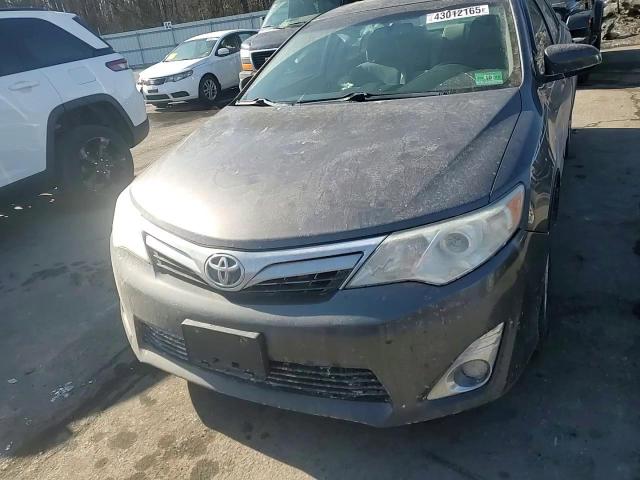 2014 Toyota Camry - Image 11