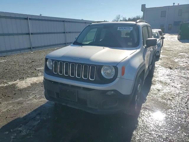 2017 Jeep Renegade - Image 12
