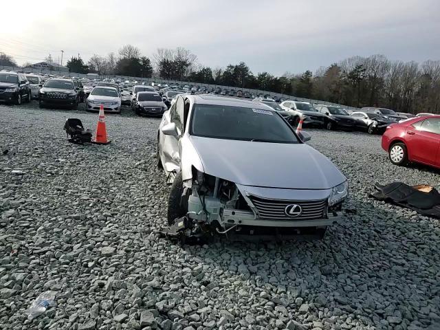 2013 Lexus ES - Image 11