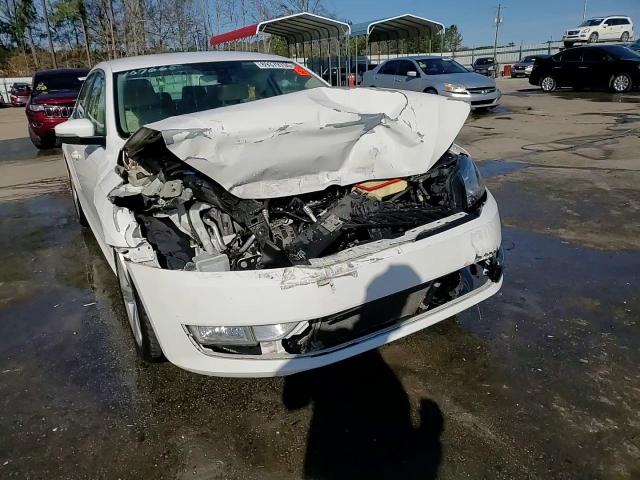 2015 Volkswagen Passat - Image 14