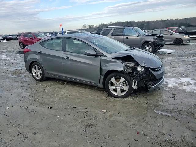 2013 Hyundai Elantra - Image 11