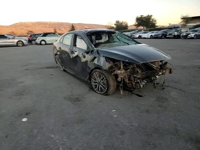 2023 Kia Forte - Image 11