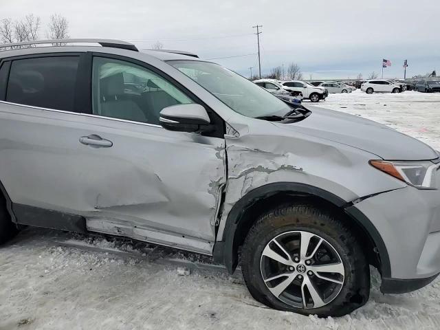 2018 Toyota RAV 4 - Image 12