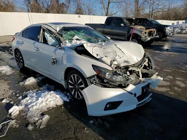 2016 Nissan Altima - Image 10