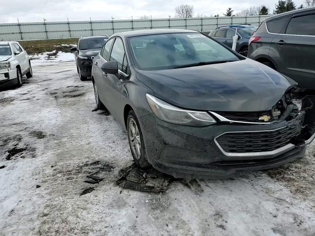 2017 Chevrolet Cruze - Image 10