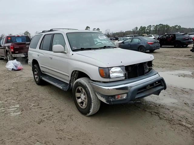2000 Toyota 4Runner - Image 11