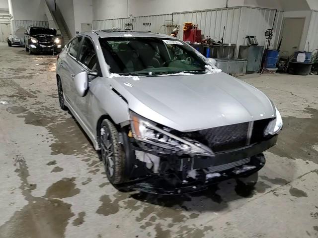 2019 Hyundai Elantra - Image 10