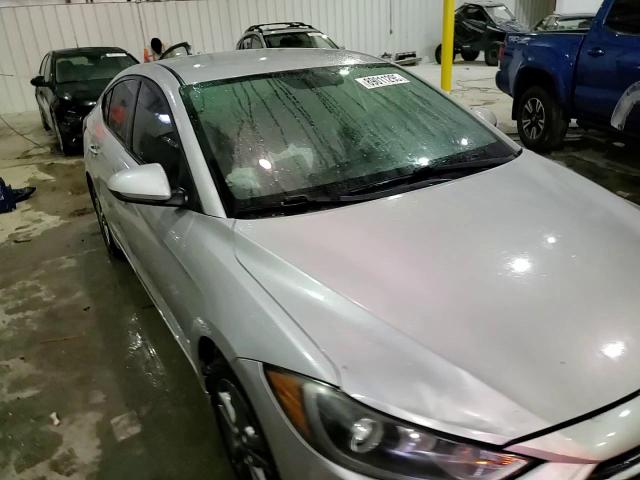 2017 Hyundai Elantra - Image 13