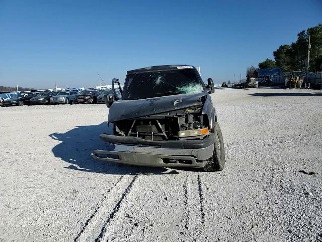 2001 Chevrolet Silverado - Image 10
