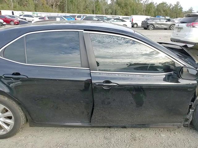 2019 Toyota Camry - Image 11