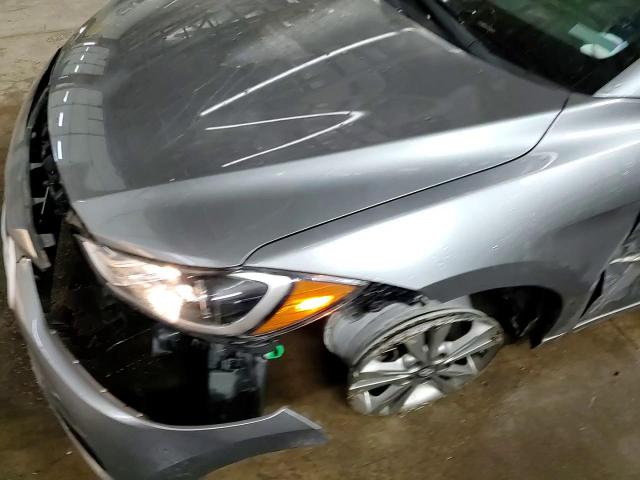 2018 Hyundai Elantra - Image 14