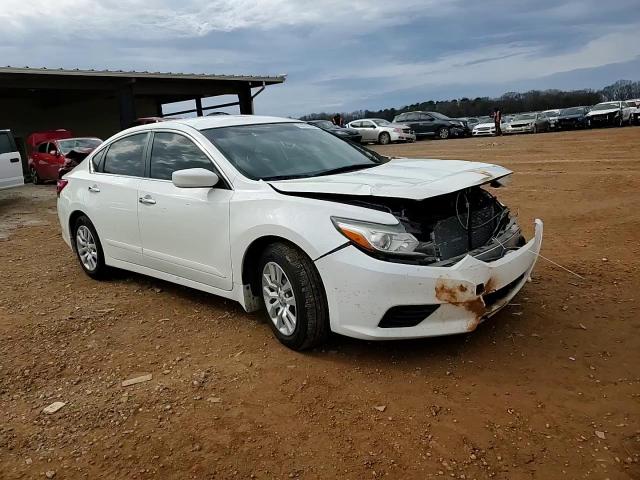 2017 Nissan Altima - Image 10