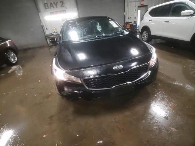 2017 Kia Forte - Image 14