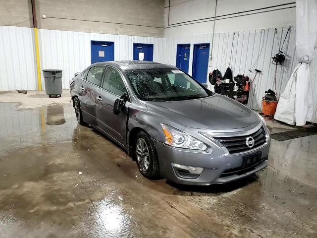 2015 Nissan Altima - Image 14