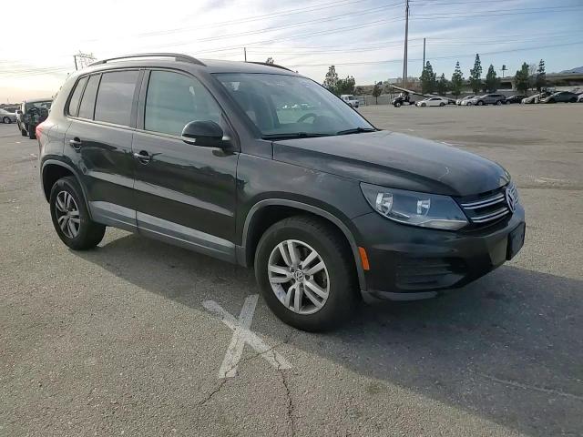 2016 Volkswagen Tiguan - Image 12