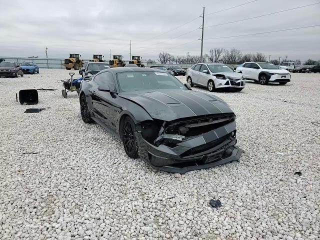 2020 Ford Mustang - Image 11