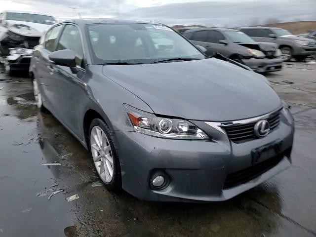 2012 Lexus CT - Image 13