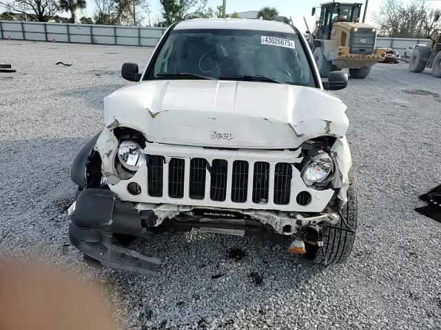 2007 Jeep Liberty (North America) - Image 12