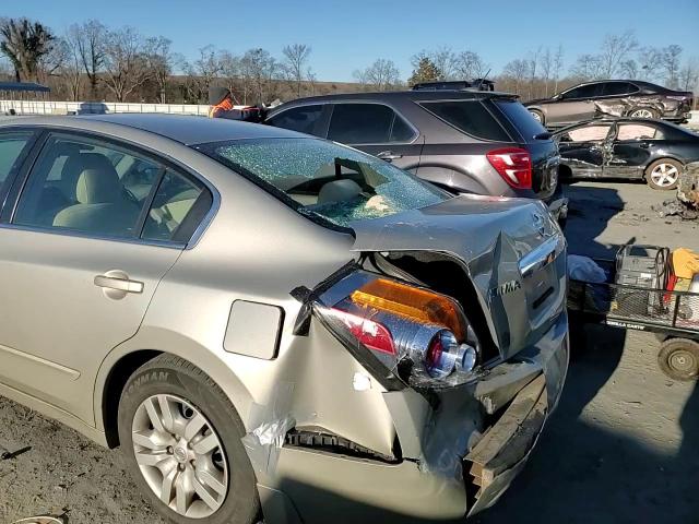 2010 Nissan Altima - Image 11
