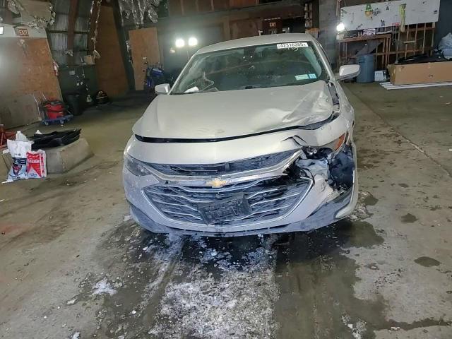 2019 Chevrolet Malibu - Image 11