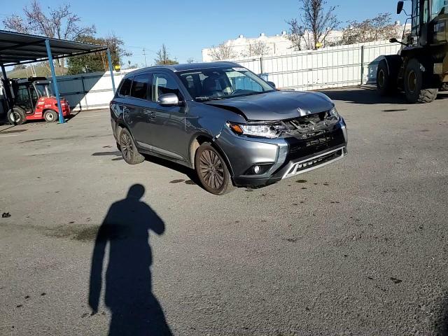 2020 Mitsubishi Outlander - Image 12