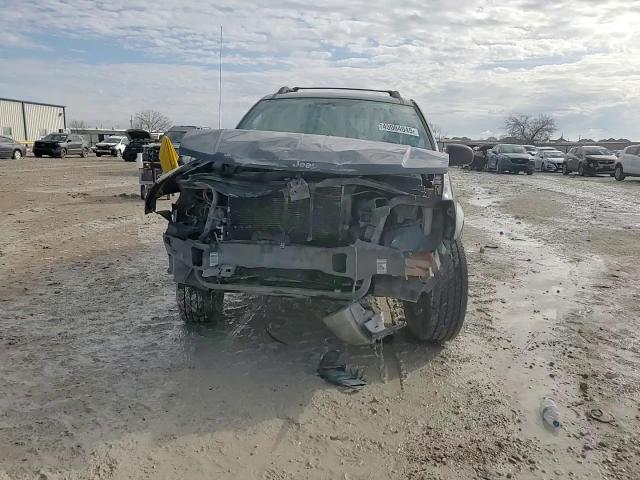 2003 Jeep Grand Cherokee - Image 12