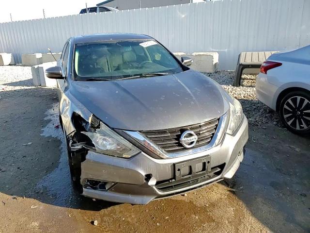 2016 Nissan Altima - Image 13