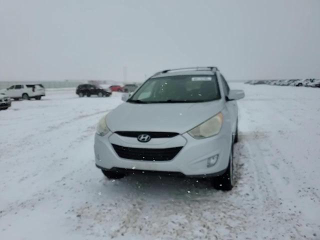 2013 Hyundai Tucson - Image 12