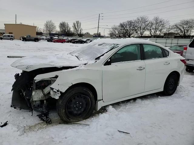 2017 Nissan Altima - Image 10