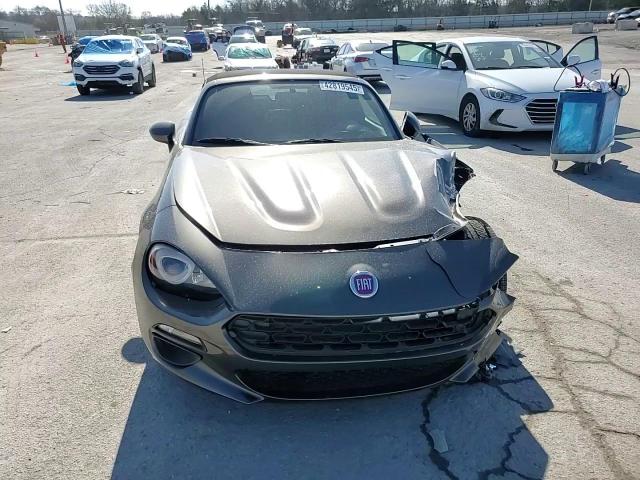 2018 Fiat 124 Spider - Image 10