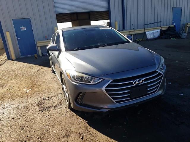 2018 Hyundai Elantra - Image 13