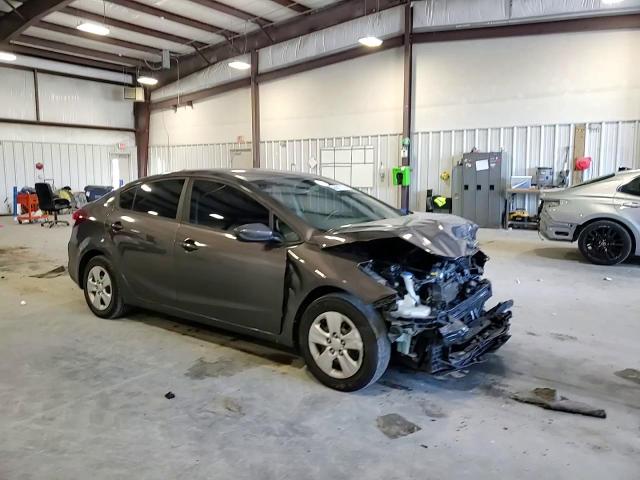 2017 Kia Forte - Image 10