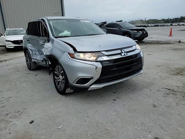 2017 Mitsubishi Outlander - Image 11