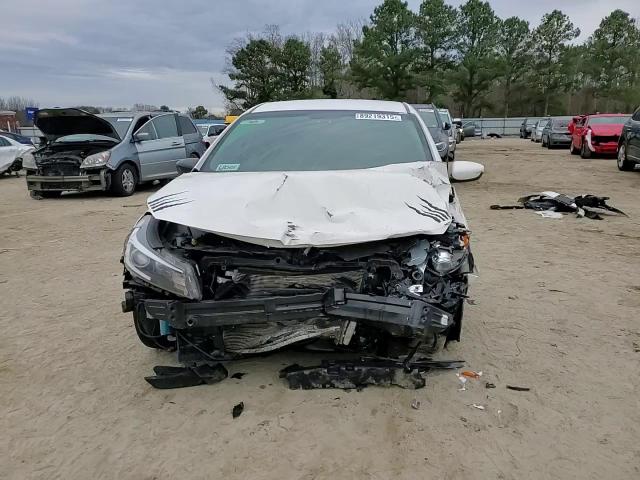 2017 Kia Forte - Image 11