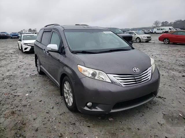 2013 Toyota Sienna - Image 11